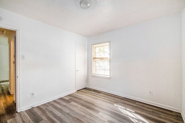 Building Photo - 1711 Nemnich Rd