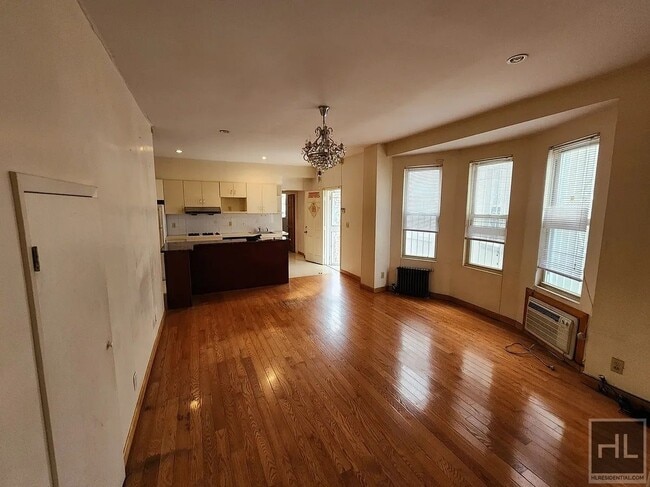 Building Photo - 15 AVENUE