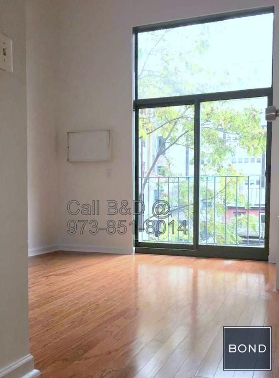 Primary Photo - 210-220 East 22nd Street
