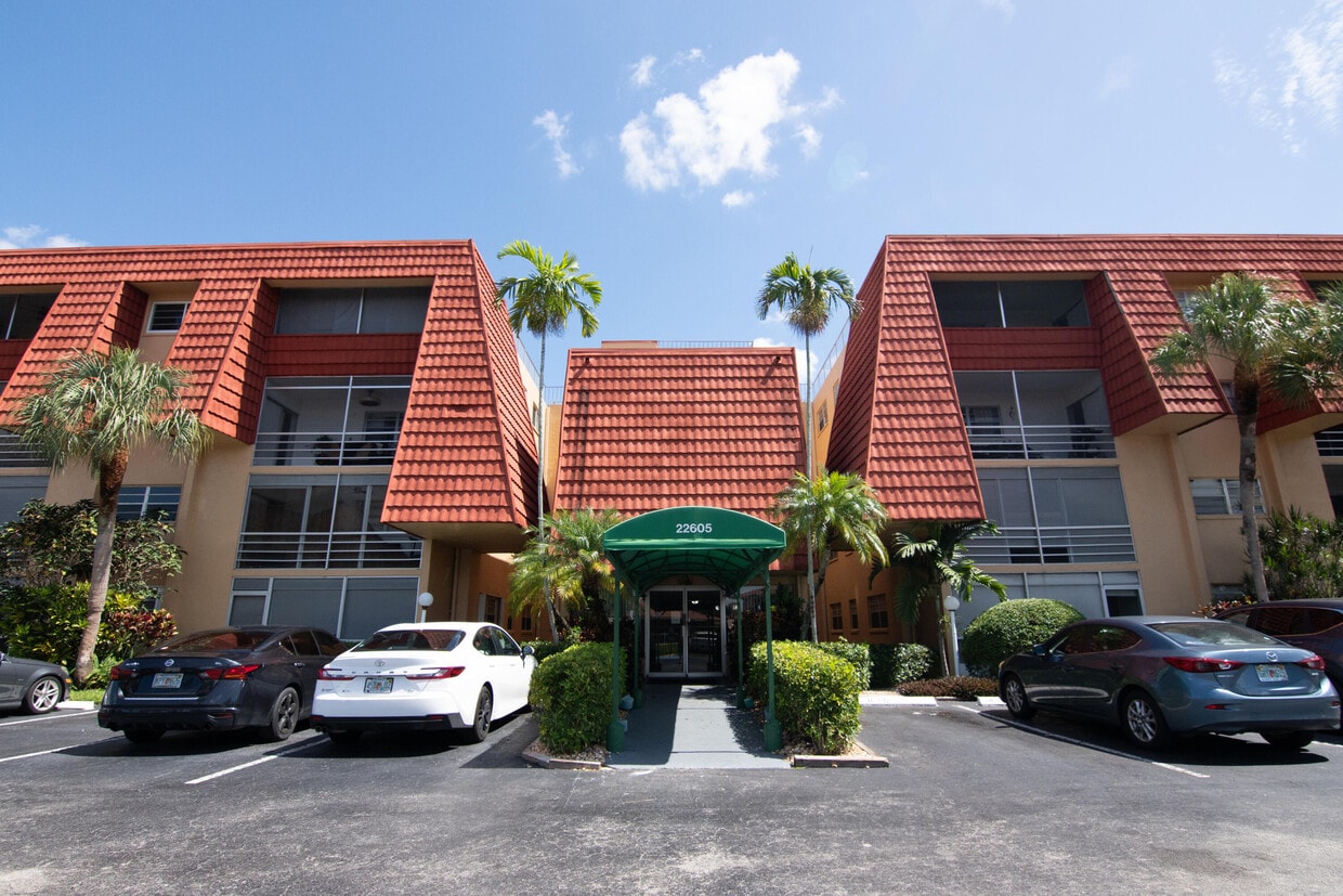 Foto principal - 22605 SW 66th Ave