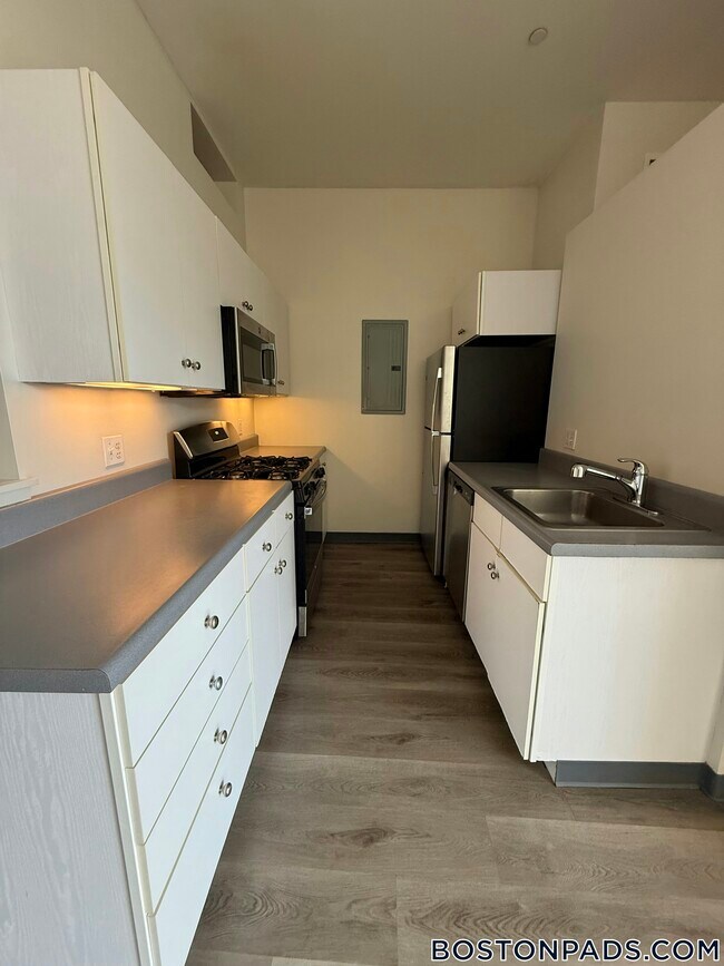 Foto del edificio - 160 E Berkeley St