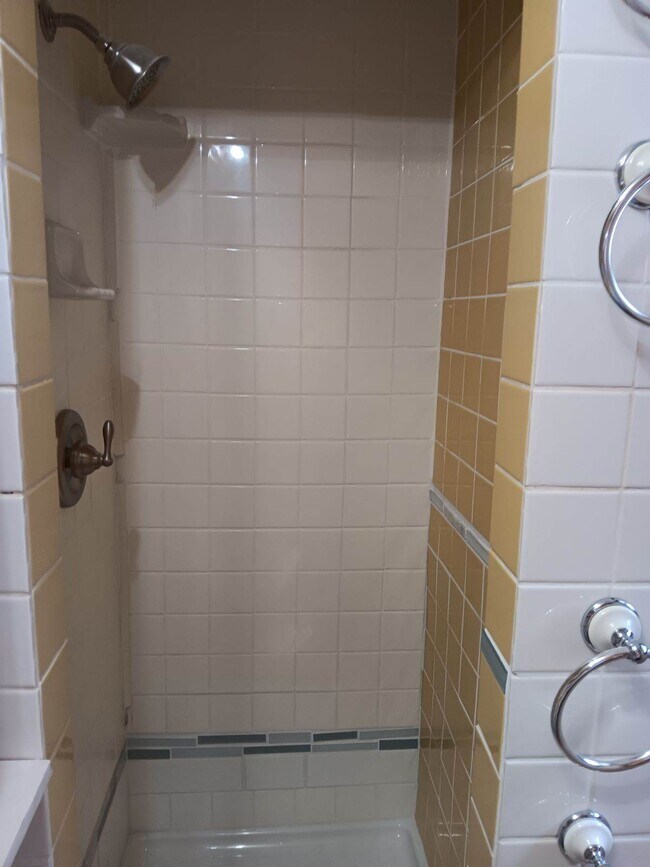 Foto del edificio - 2508 Edgemont Dr