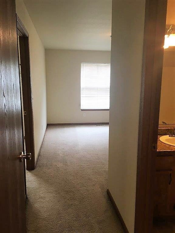 Building Photo - 16850B Huntington Ln