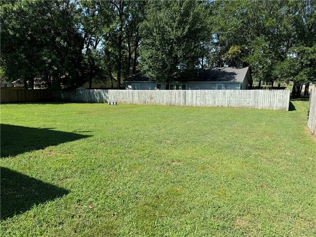 Foto del edificio - 1114 Mockingbird Ln