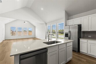 Building Photo - 2112 Sandpiper Wy