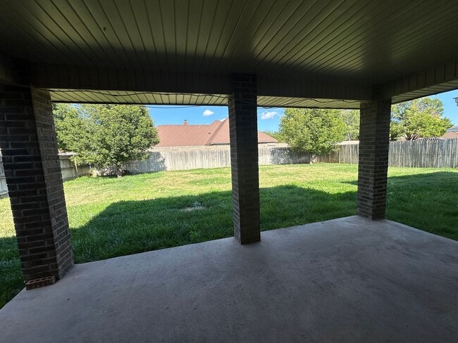 Foto del edificio - Spacious and nicely located on a cul-de-sac street 3 bedroom 2 bathroom home for rent.