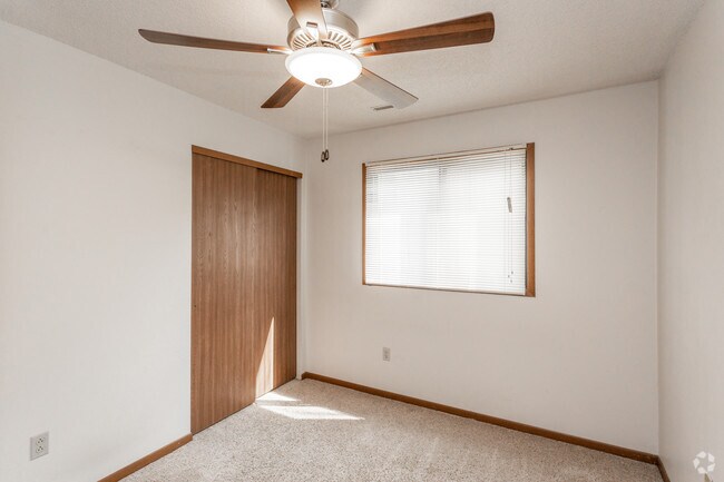 3HAB, 1BA - 850 ft² - Habitación - Campus West