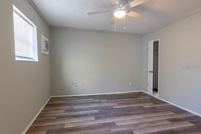Building Photo - 1424 10th St W