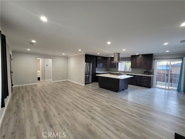 Foto del edificio - 5939 Vanalden Ave