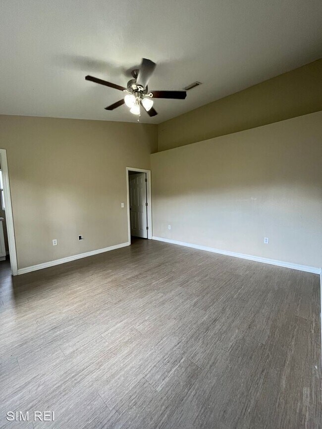 Building Photo - 3 br, 2 bath House - 3853 Bayshore Circle