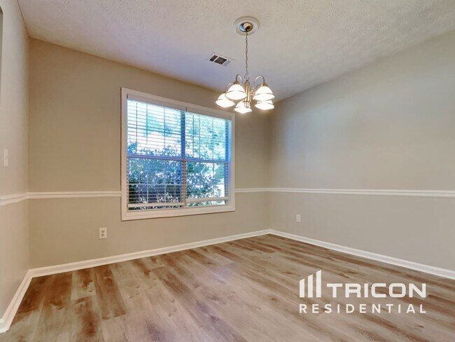 Building Photo - 523 Ashton Manor Dr