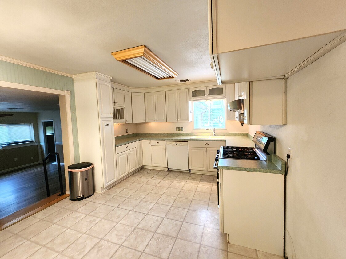 Foto del edificio - 1130 East St