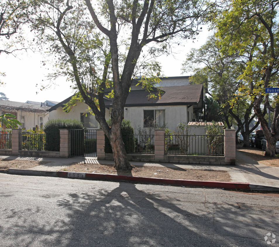 Building Photo - 4554 Russell Ave