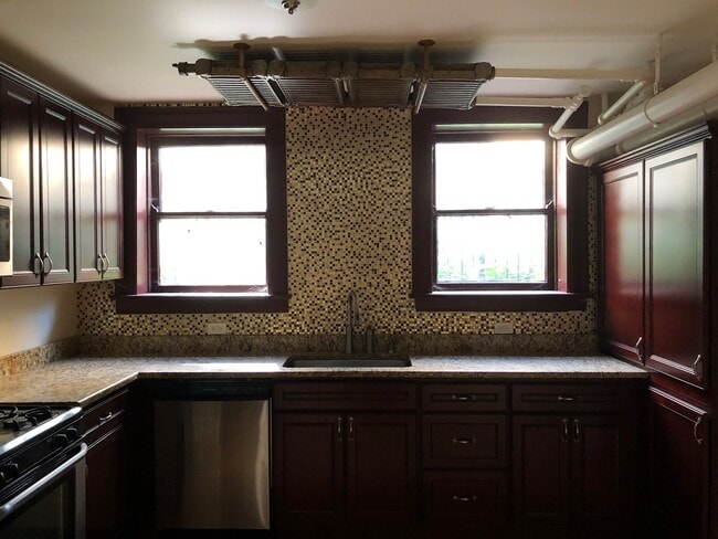 Building Photo - 1430 W Berwyn Ave