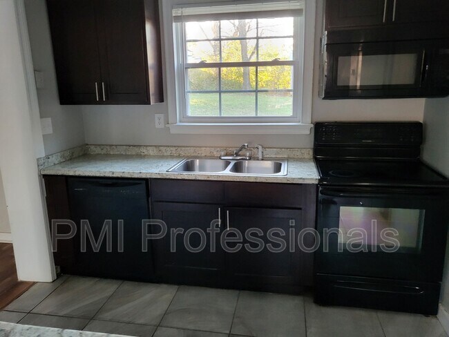 Building Photo - 2721 Hartford Dr