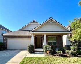 Building Photo - 1004 Bruni Ct