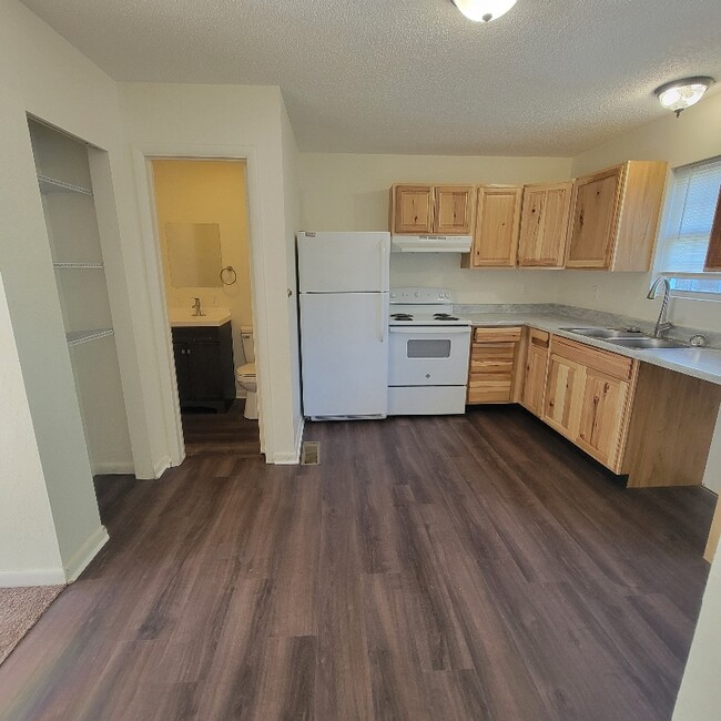 Foto del edificio - 7270 Pea Ridge Rd