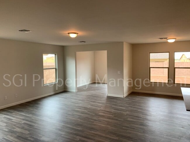 Building Photo - BEAUTIFUL HOME READY FOR MOVE IN!!!