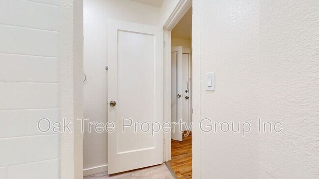 Foto del edificio - 144 Grand Ave