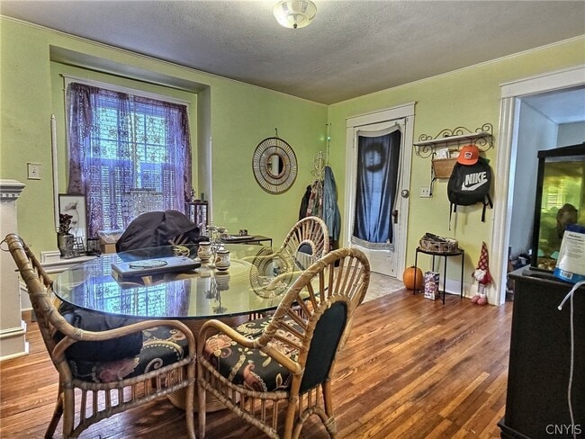 Foto del edificio - 213 Foster Ave