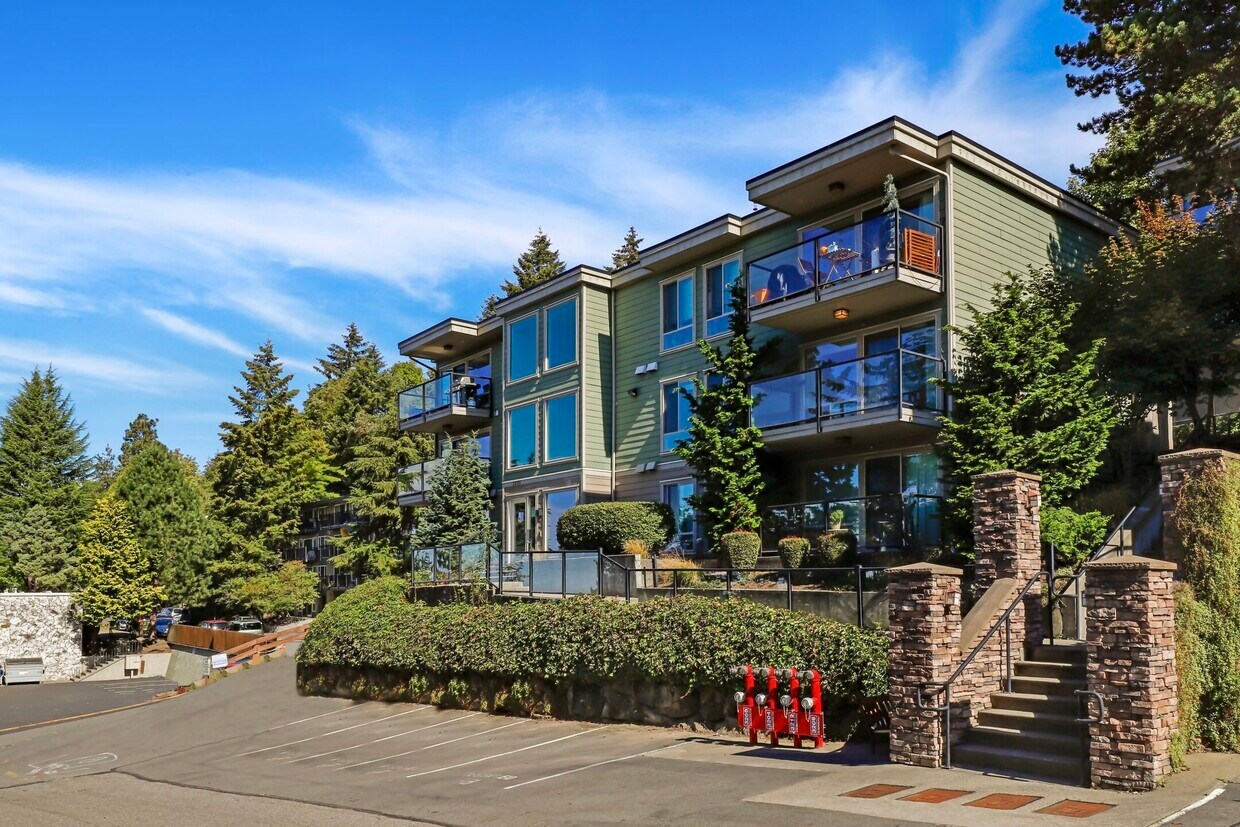 3200 81st Pl SE Unit A203, Mercer Island, WA 98040 Condo for Rent in Mercer Island, WA
