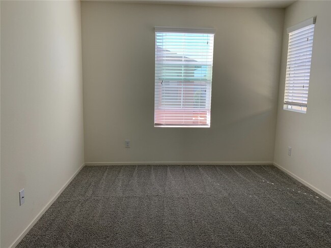 Building Photo - 30349 Village Knoll Dr