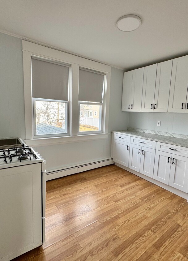 Primary Photo - 298 Bleloch Ave