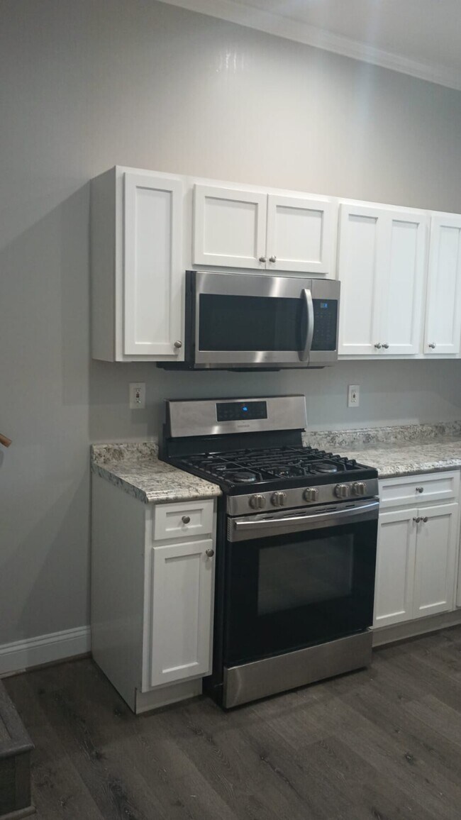 Foto del edificio - 2109 Homewood Avenue