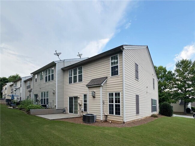 Foto del edificio - 2442 Fairlie Dr