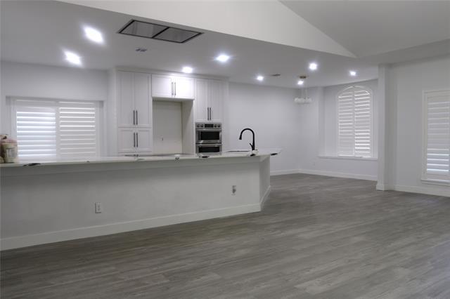 Building Photo - 2030 E Branch Hollow Dr