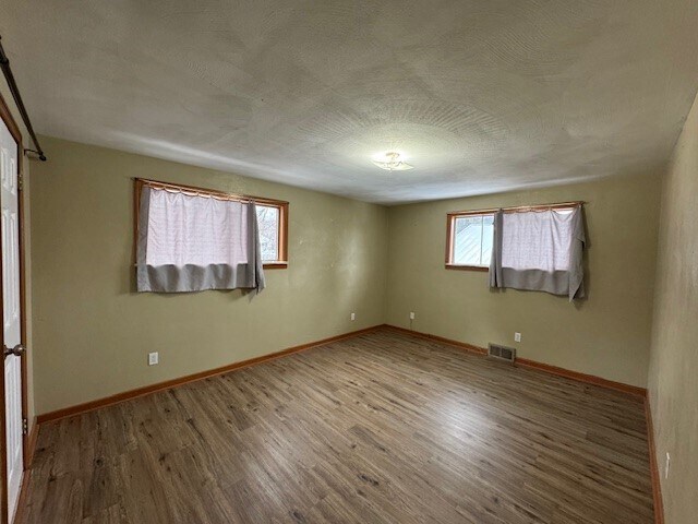 Building Photo - 812 Dickinson Dr