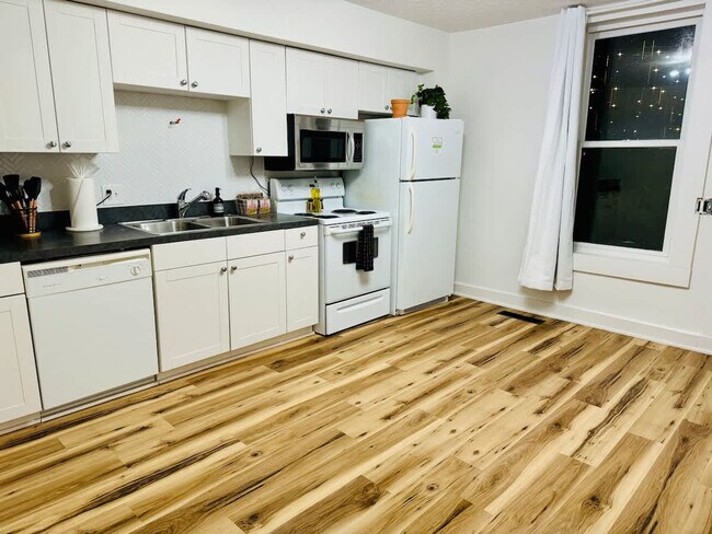 Foto del edificio - 63 E Russell St