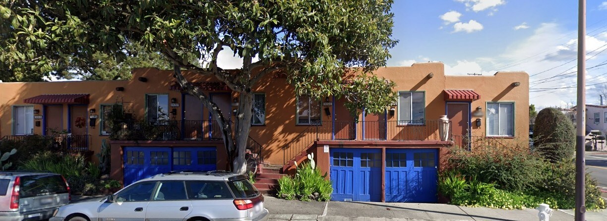 Building Photo - 2455 Bonar St