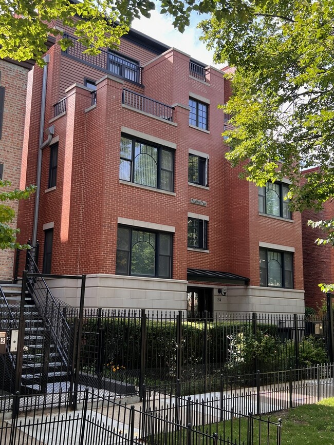 Building Photo - 218 S Hamilton Ave
