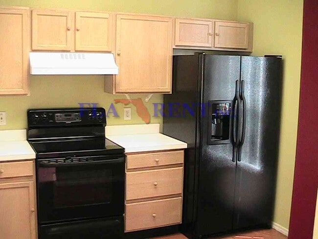 Building Photo - 3 BEDROOM / 2 BATH - 2 STORY TOWNHOUSE (SO...