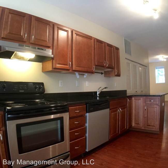 1 Br Bath House 604 Eislen St For In Baltimore Building Photo 1 Br Bath House 604 Eislen St
