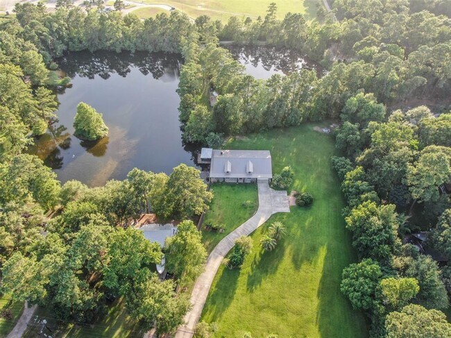Building Photo - 17720 Black Bass Dr