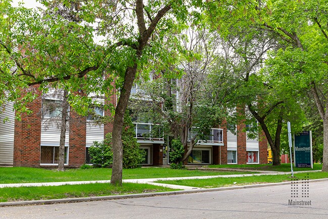 Building Photo - Skyview Manor Apartments