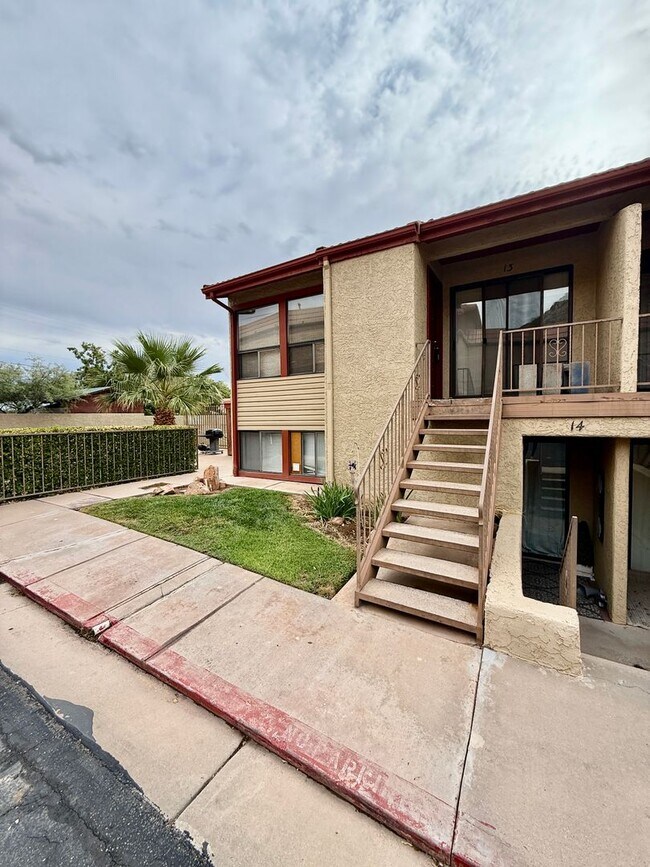 Foto del edificio - One Bedroom, TWO Bath apartment in Downtow...