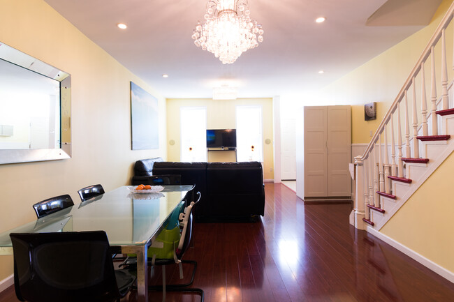 living room - 633 Washington Ave