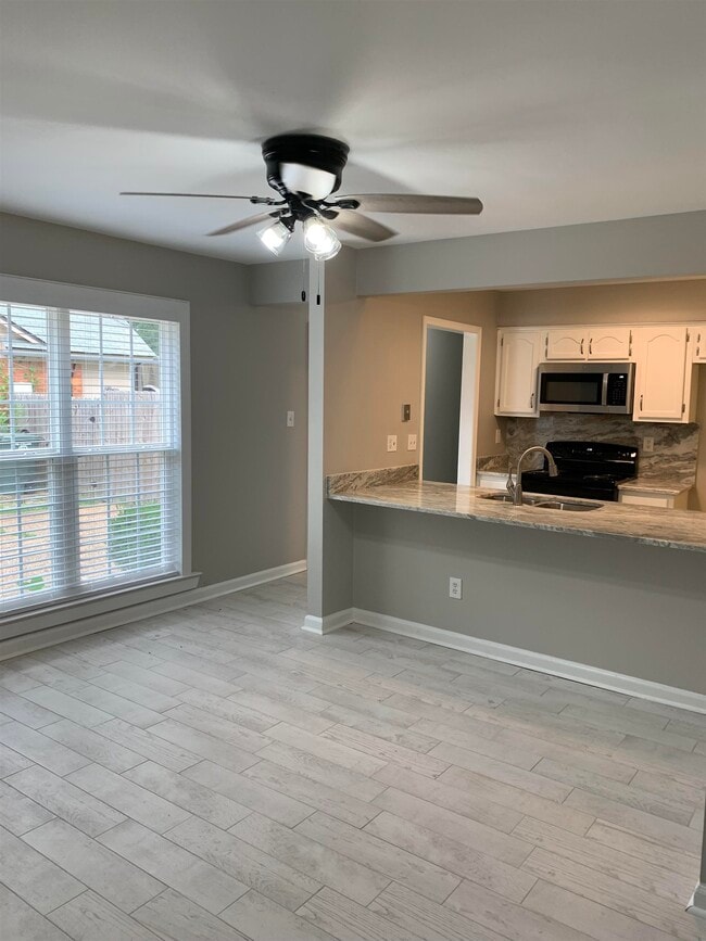 Building Photo - 4834 Sturbridge Ln