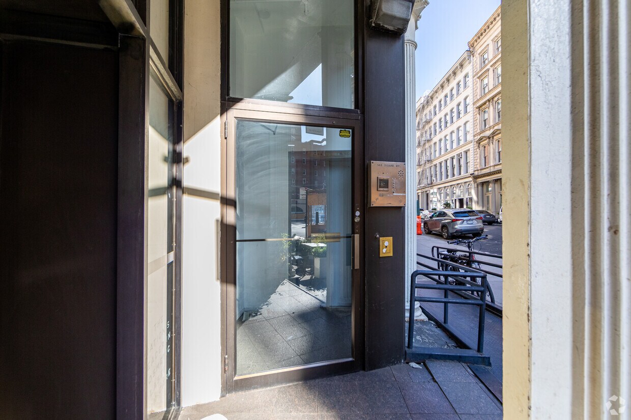 Entrance - 143 Duane St