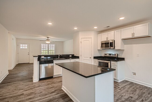 Building Photo - Like new house in nice Concord location!!