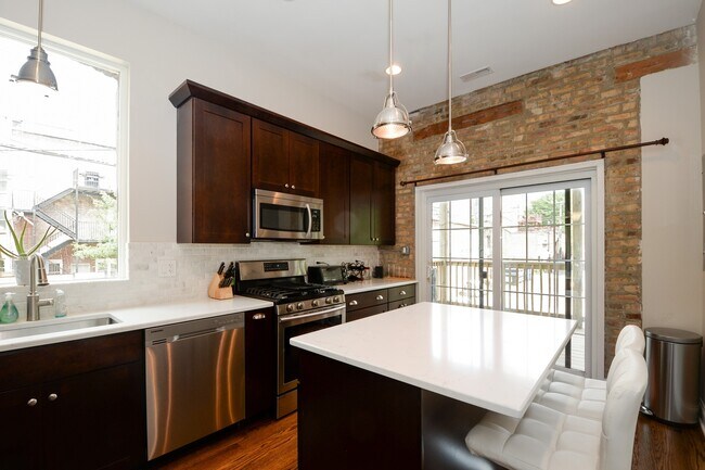 Foto del edificio - 1545 N Claremont Ave