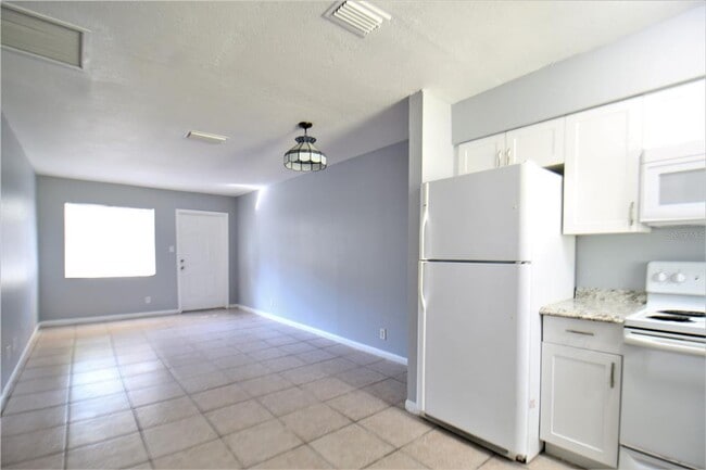 Building Photo - 500 89th Ave N