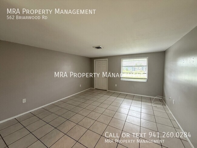 Foto del edificio - 562 Briarwood Rd
