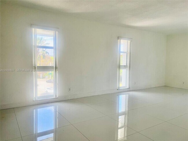 Foto del edificio - 405 S Pine Island Rd