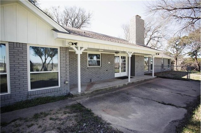 Building Photo - 215 Arrowhead Point