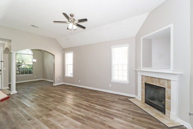 Foto del edificio - 4930 Indian Walk Ln