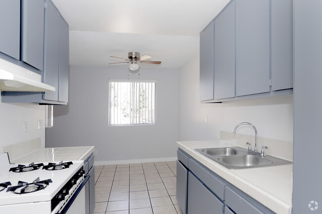 1BR, 1BA - 950 SF - Norwalk Apartments